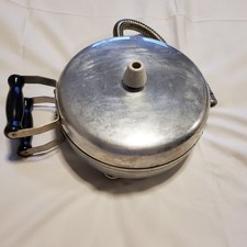 Altes voll funktionsfähiges DDR Waffeleisen