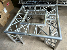 4 Stück Traversenecken F33