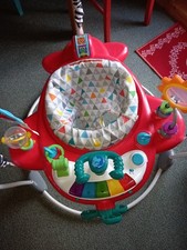 Baby Einstein Spielcenter Babyhopser Flugzeug