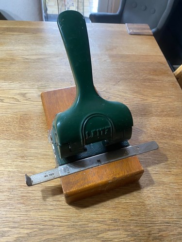 Leitz 180 locher - 180,