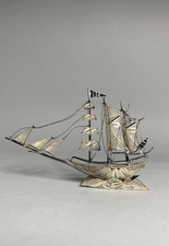 Kleines Segelschiff Schiff