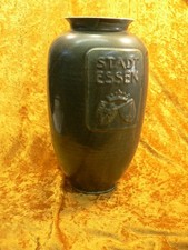 ESSEN: VASE KERAMIKWERKSTADT MARGARETENHÖHE, m. Wappen Essen groß - grüne Glasur