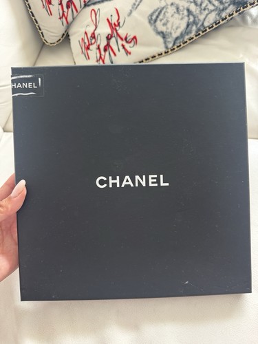 Chanel 27x27x2 karton - ,