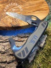 Victorinox one hand - hand, army