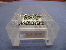 100 x SMD Kondensator 22µF /