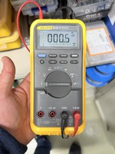 FLUKE 83 III Multimeter