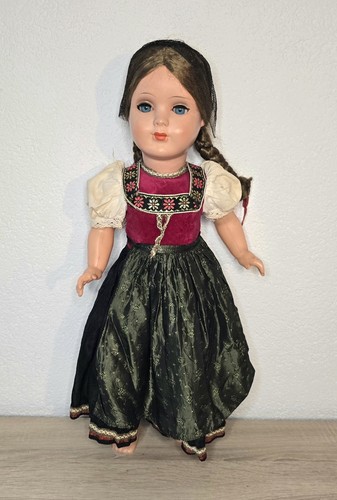 Große vintage trachtenpuppe - große,