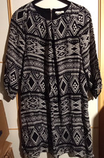 H&M  Kleid  doppellagig Langarm aus Chiffon schwarz-weiß gemustert Gr. 38 Neu