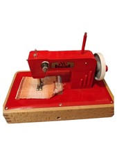 Regina Nähmaschine Spielzeug Rot