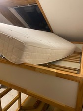 kinderhochbett mit matratze