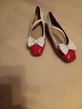 Mary Jane Pumps mit Riemchen und Schleife / Rockabilly Vintage Style