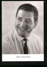 AK Musiker Fred Frohberg mit Krawatte und charismatischem Lächeln zur Seite 