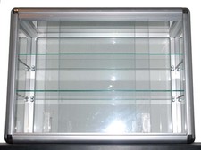 Standvitrine - Alurahmen mit Glas - Schiebetüren (auch aus Glas)