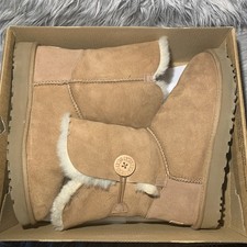 UGG BAILEY Button Chestnut