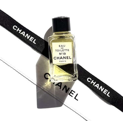 Chanel vintage eau de - no.19,