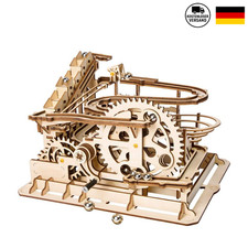 Holz-Achterbahn mit Kugelbahn