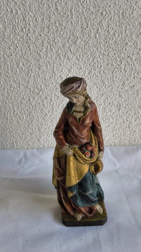 Holzfiguren handgeschnitzt