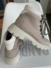 Candice Cooper, Stiefeletten