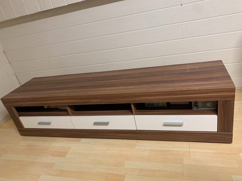 Fernsehschrank aus holz - fernsehschrank, holz,