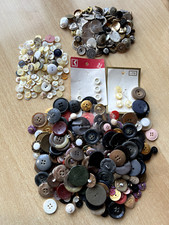 Über 500 Gramm Knöpfe und Schließen Konvolut gebraucht