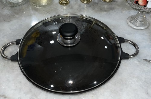 Bodum cast iron - iron, wok