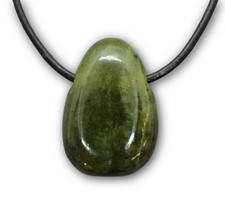 NEPHRIT (KANADA-JADE)