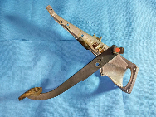 Mercedes w114 w115 pedal - w115,