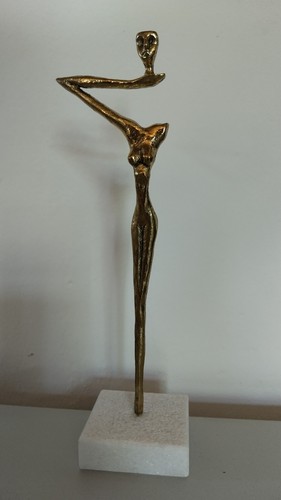 Kunstobjekt erhebung bronze - -,