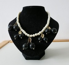 H&M Süße Halskette Statementkette weiße Perlen & schwarz gold Kirschanhänger