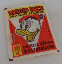 4 Walt Disney Sammelbilder bzw. Klebebilder mit Americana-Tüte um 1970 (110477)