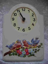 Dekorative handgegossene Uhr aus Modelliermasse