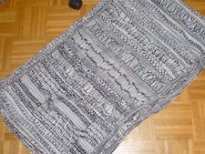 Schal m. geometrischem Muster , ca. 200 x 75 cm.