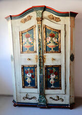 Theisendorfer-Barock-Kleidersc