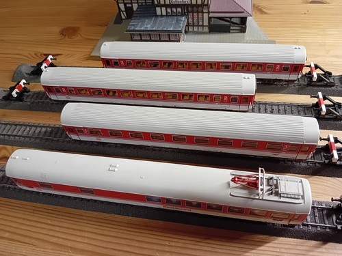 Roco personenwagen 2 - &,
