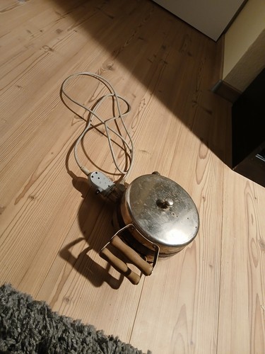 Omas altes zimtwaffeleisen - altes,