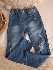 • Zerrissene Jeans • Gr