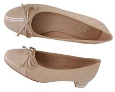 PUMPS MIT NIEDRIGEM ABSATZ