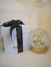 CHANEL Beauté Schneekugel