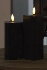 ELAMBIA 2 LED-Kerzen 3-eckige Form Flamme Luma, Timer Höhe 12,5cm & 15cm