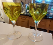 2 schöne Weinrömer hellgrünes Überfangglas ähnlich Lambert