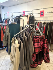 Laden Kleiderständer für