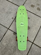 Authentic Skateboard fun grün neonfarbig mit orangenen Rollen 57x15cm ABEC 5