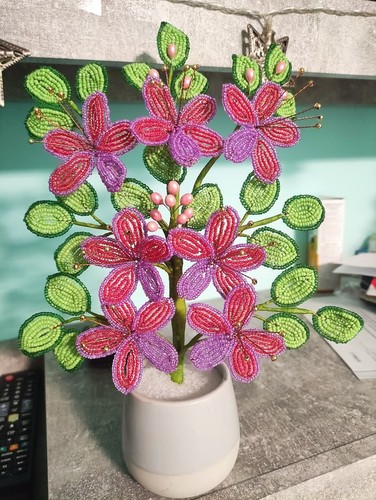 Blumen aus glasperlen - aus,