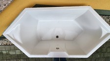 6 Eck Badewanne Neomediam Acryl mit Styroporkörper