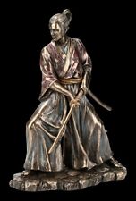 Samurai Krieger Figur zieht Schwert - Veronese Deko Statue bronziert Krieger