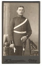 Fotografie H. Zwirnemann, Potsdam, junger Soldat in Artillerie Garde Uniform ne 