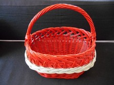 Schöner Roter Korb / Flechtkorb