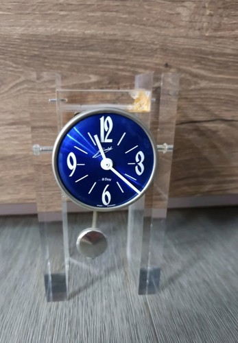 Vintage tischuhr der - vintage, marke