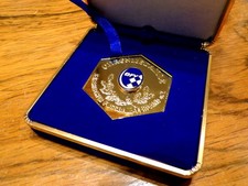 Goldene Ehrenmedaille des