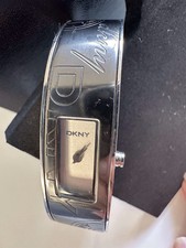 DKNY Donna Karan New York Spangenuhr Damen Armbanduhr zierlich